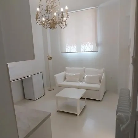 Stylish Small Apartment In Pagkrati Close To Metro Athens Exterior photo