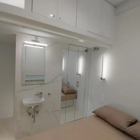 Stylish Small Apartment In Pagkrati Close To Metro Athens Exterior photo
