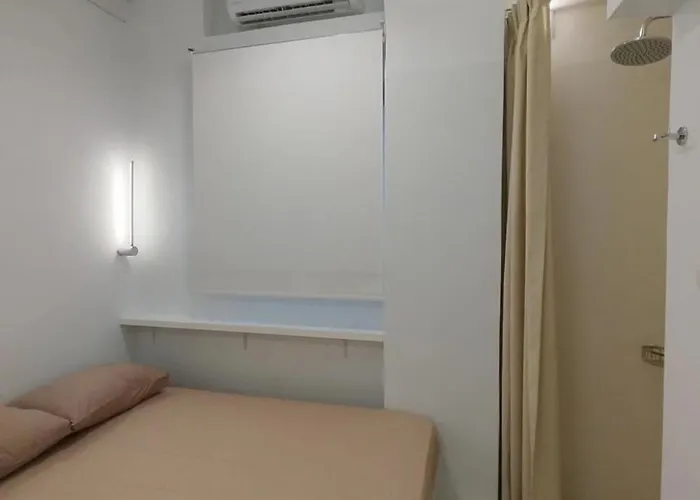 Stylish Small Apartment In Pagkrati Close To Metro